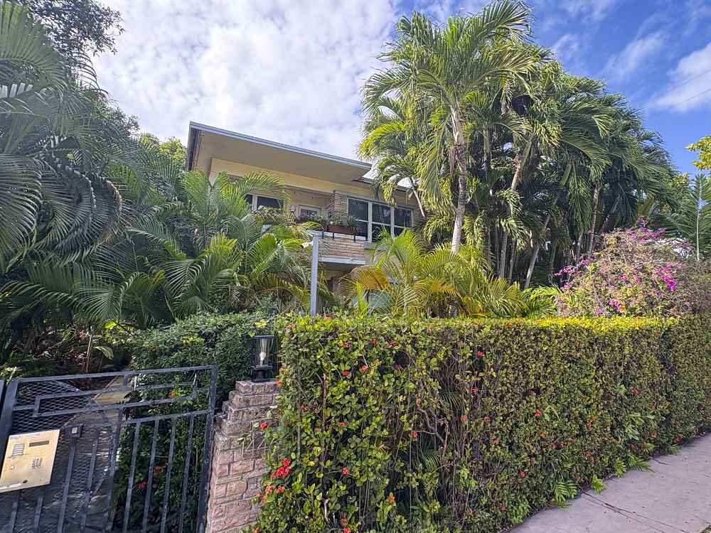 1446 Lenox Condo photo 3